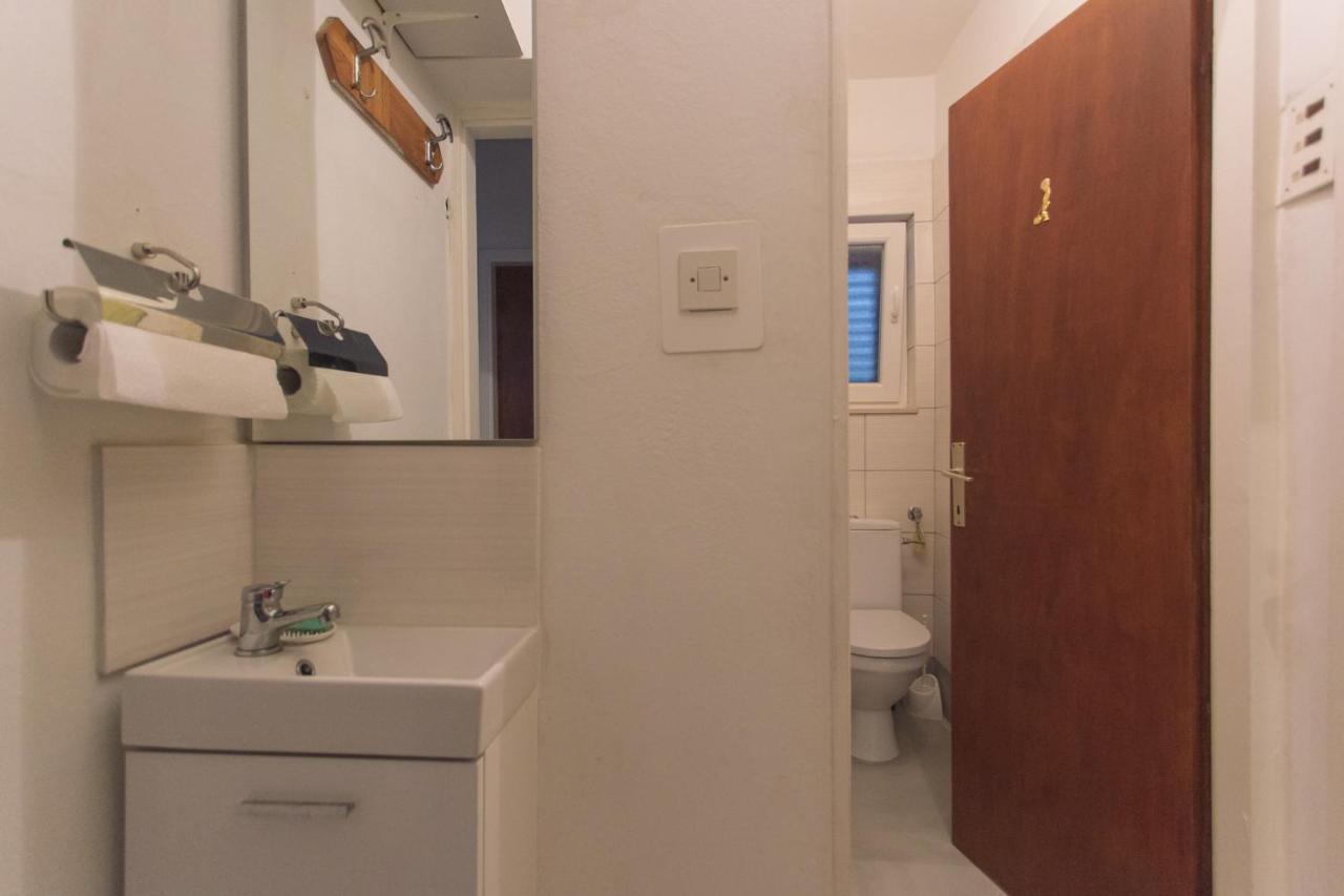 Kiwi Apartments กอร์นยิ คาริน ภายนอก รูปภาพ