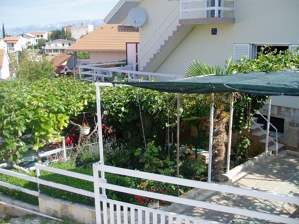 Kiwi Apartments กอร์นยิ คาริน ภายนอก รูปภาพ