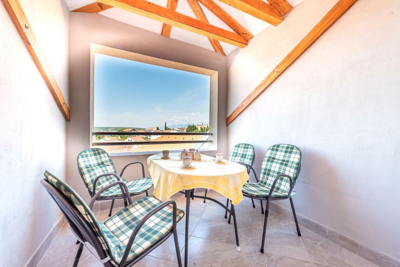 Kiwi Apartments กอร์นยิ คาริน ภายนอก รูปภาพ