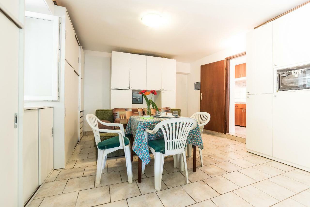Kiwi Apartments กอร์นยิ คาริน ภายนอก รูปภาพ
