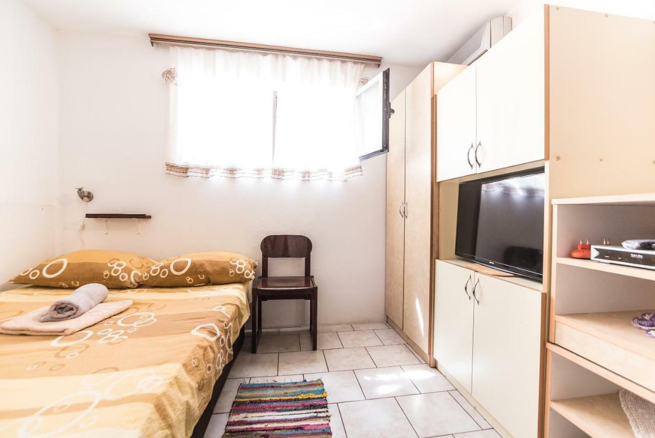 Kiwi Apartments กอร์นยิ คาริน ภายนอก รูปภาพ