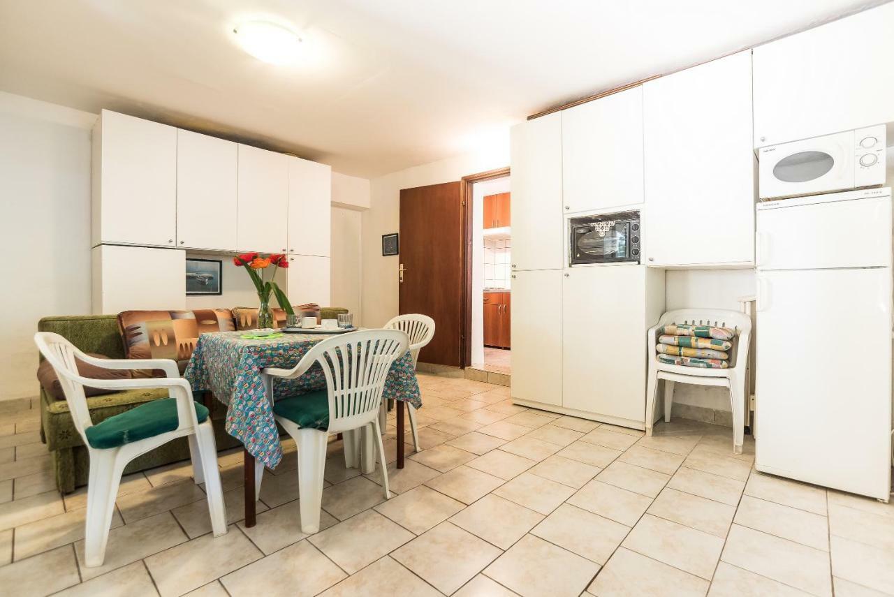 Kiwi Apartments กอร์นยิ คาริน ภายนอก รูปภาพ